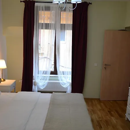Casa Krone - Piata Sfatului Aparthotel *